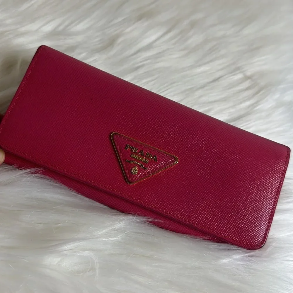 💯Authentic Prada Safiano Long Wallet 🍀